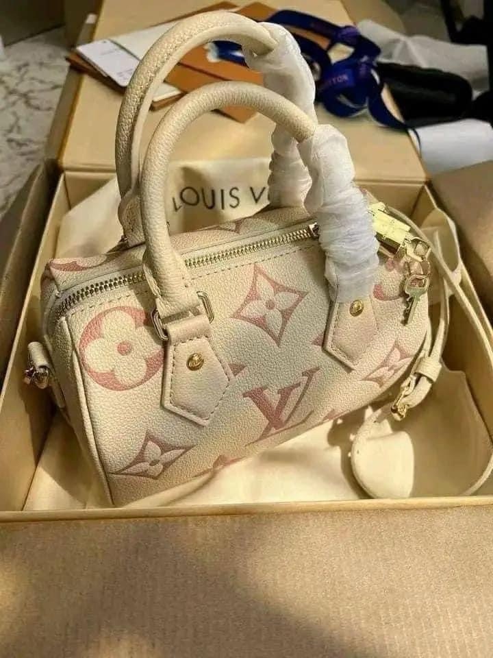 Branded Ladies Hand bags 200 pieces per pallet - Image 4