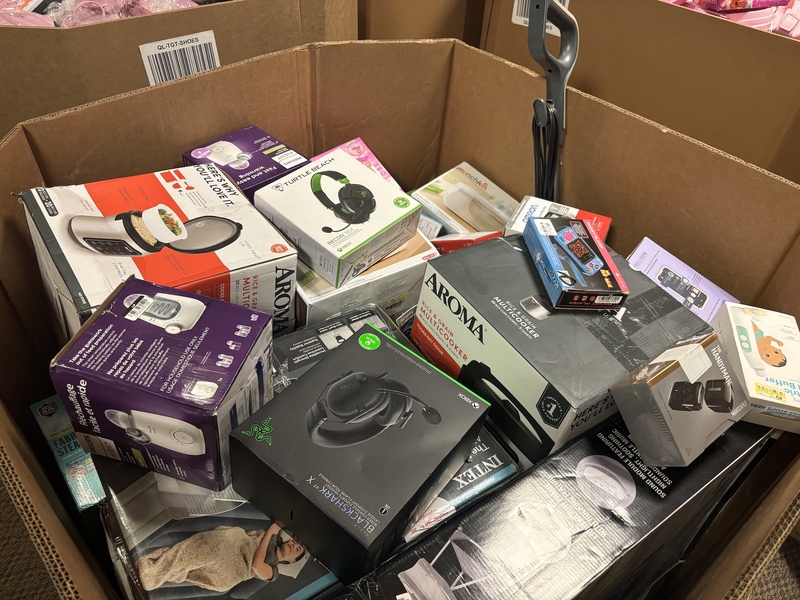 TGT Electronics Truckload - Image 3