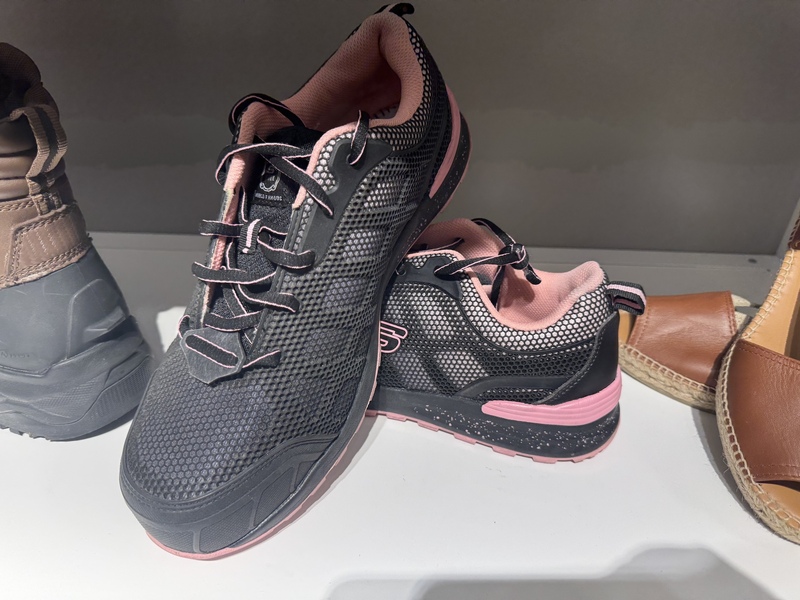 Zappos SHOES Pallet - Image 7